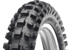 Gros plan de la bande de roulement Dunlop Geomax AT81 110/100-18 64 M Arrière TT NHS