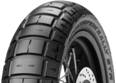 Gros plan de la bande de roulement Pirelli Scorpion Rally STR 140/80 R17 69 V Arrière TL M/C M+S