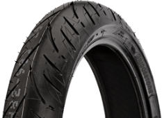 Gros plan de la bande de roulement Bridgestone Battlax Sport Touring T31 110/80 R18 58 V Avant TL
