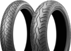 Gros plan de la bande de roulement Bridgestone Battlax BT46 150/80-16 71 V Arrière TL