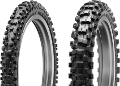 Gros plan de la bande de roulement Dunlop Geomax MX53 120/90-19 66 M Arrière TT NHS