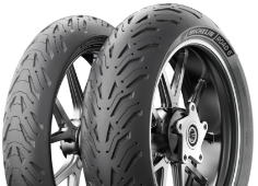 Gros plan de la bande de roulement Michelin Road 6 160/60ZR17 (69 W) Arrière TL M/C