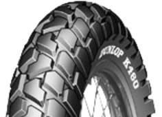 Gros plan de la bande de roulement Dunlop K460 90/100-19 55 P Avant TT