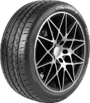 Gros plan de la bande de roulement Sonix PRIME UHP 8 225/45 R17 94 W