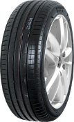 Gros plan de la bande de roulement Pirelli P Zero (PZ4) 225/35 R20 90 Y RUN ON FLAT R-F, XL, *, L.S.