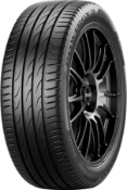 Gros plan de la bande de roulement Pirelli Powergy 2 245/40 R17 95 Y XL