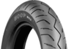Gros plan de la bande de roulement Bridgestone B03 120/70-14 55 S Avant TL