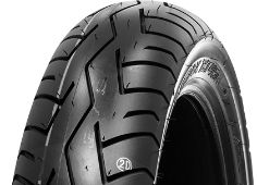 Gros plan de la bande de roulement Bridgestone BT 45 140/80 B17 69 V Arrière TL M/C