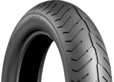Gros plan de la bande de roulement Bridgestone G 853 130/70 R18 63 H Avant TL G