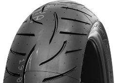 Gros plan de la bande de roulement Metzeler Roadtec Z8 Interact 160/60ZR18 (70 W) Arrière TL M/C M