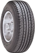 Gros plan de la bande de roulement Minerva RF07 205/80 R16 104 S XL