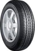 Gros plan de la bande de roulement Maxxis CR 965 185/65 R14 93/91 N C
