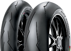 Gros plan de la bande de roulement Pirelli Diablo Supercorsa SC V2 180/60ZR17 75 W Arrière TL M/C SC1